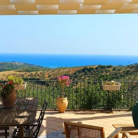 villa immersa in oliveto Sciacca Exteriör bild