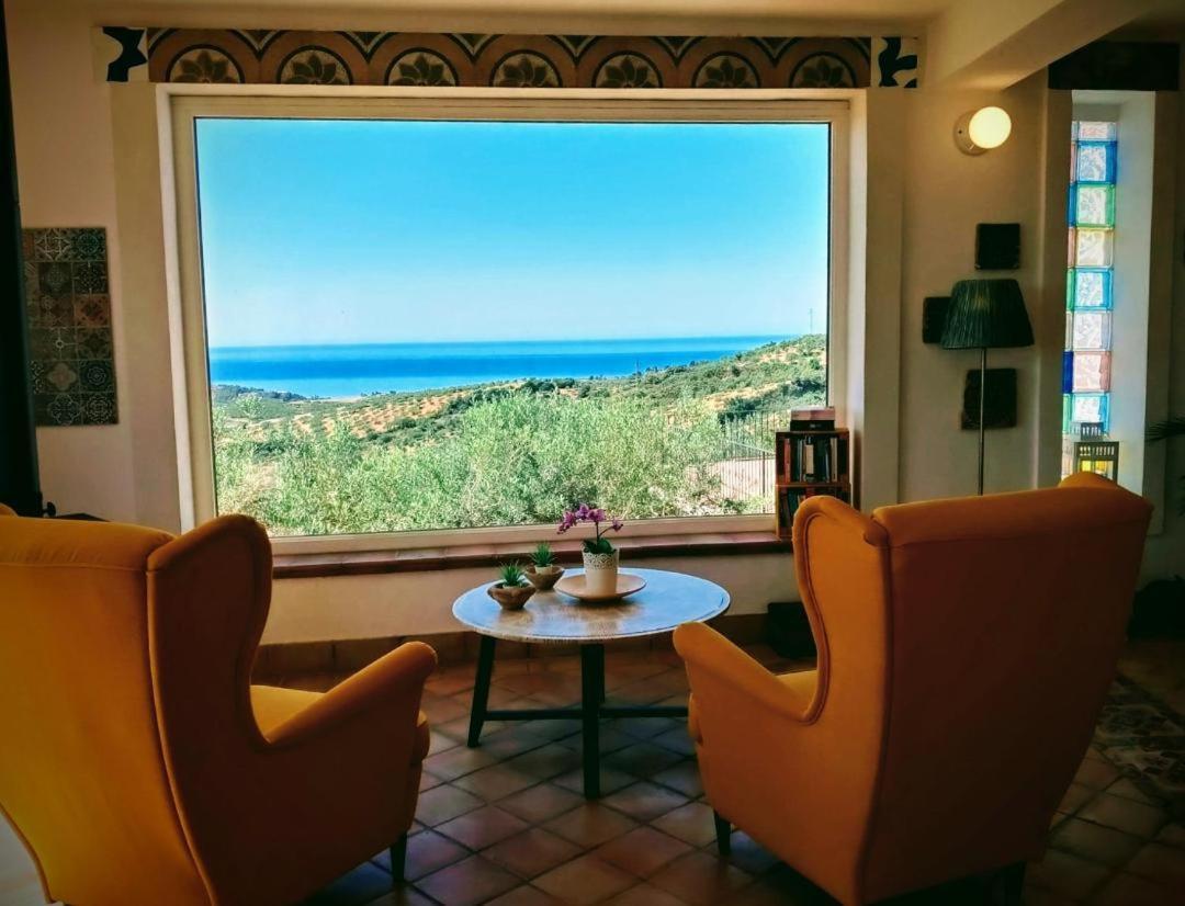 villa immersa in oliveto Sciacca Exteriör bild