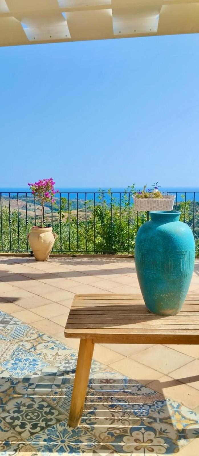 villa immersa in oliveto Sciacca Exteriör bild